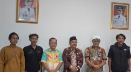 Perwakilan Forum Mahasiswa Serang Raya usai audiensi kejelasan dana hibah partai politik di Kesbangpol Kabupaten Serang. (Dok)