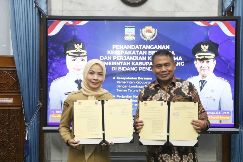 Bupati Serang Bersama Direktur Lembaga Perguruan Taman Taruna Kebangsaan, (Dok)