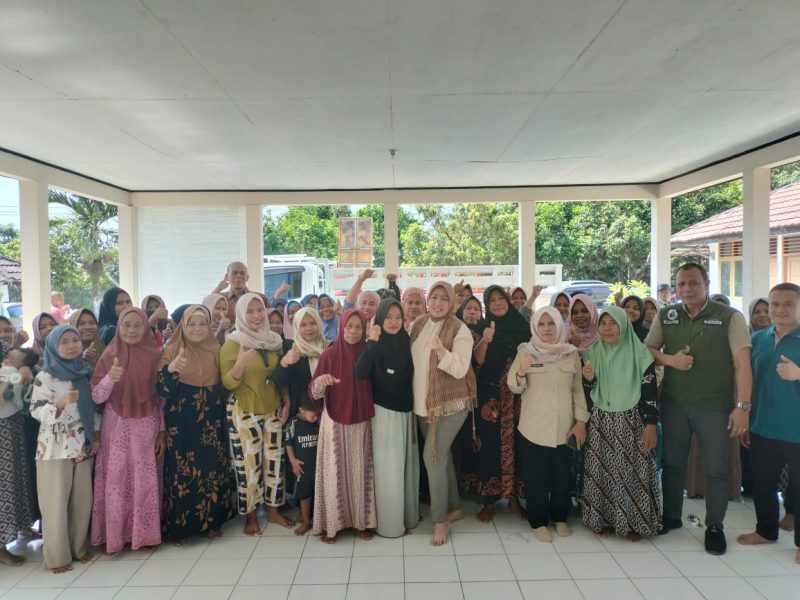 Dinsos Provinsi Banten Bersama Masyarakat, Dok: (Ist/Totalbanten.com)