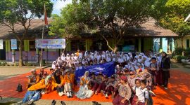 Mahasiswa KKM Kelompok 16 Universitas Primagraha (UPG) bersama Murid SDN Pasuluhan Kecamatan walantaka, Dok (Ist/Totalbanten.com)