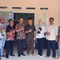 Anggota DPRD Pandeglang bersama Warga, Dok (Gun/Totalbanten.com)