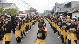 Ribuan kalangan Remaja tampilkan Tari Silat Kolosal di Pestival Ciomas Ngabring 2026, Dok : (Totalbanten.com)