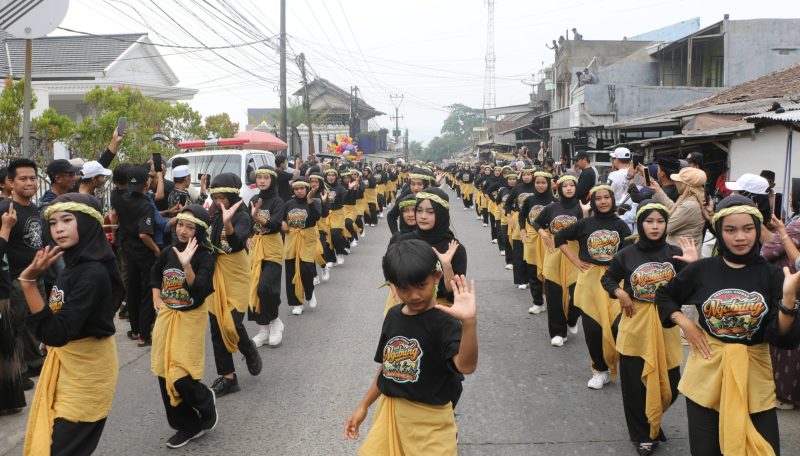 Ribuan kalangan Remaja tampilkan Tari Silat Kolosal di Pestival Ciomas Ngabring 2026, Dok : (Totalbanten.com)