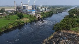 Ilustrasi Sungai Ciujung tercemar limbah pabrik dan rumah tangga, Dok (Ist/Totalbanten.com)
