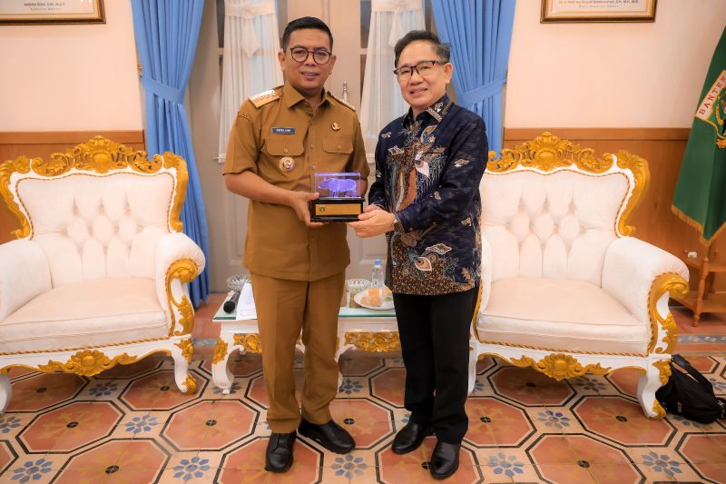 Gubernur Banten Bersama Investor Vietnam, Dok: (Ist/Totalbanten.com)