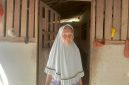 Seorang Lansia berinisial Marnah (72) Yang tinggal di Rumah Tidak Huni (RTLH), Dok : (Pung/Totalbanten.com)