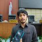 Anggota komisi I DPRD Pandeglang Miftahul Farid Sukur, memberi keterangan kepada pers, Dok: (Guntur/Totalbanten.com)