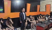Ketua DPRD Kota Serang, Muji Rohman, Bersama Satpol PP melakukan Sidak THM Yang membandel, Dok (Eks/Totalbanten.com)