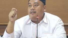 Ketua Fraksi PKS DPRD Pandeglang, Dede Sumantri saat audiensi dengan Front persaudaraan islam, Dok (Gun/Totalbanten.com)