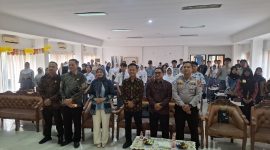 Pejabat Pemprov Banten bersama kepolisian dan Peserta dalam ajang Maxim Quiz yang diikuti puluhan siswa SMA sederajat di Gedung Pramuka Kwarda Banten, Kota Serang. Dok (Totalbanten.com)