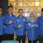 Nabil Jayabaya (Tengah) saat Berfoto Bersama dengan Ketua DPRD Demokrat Banten. (Dok)