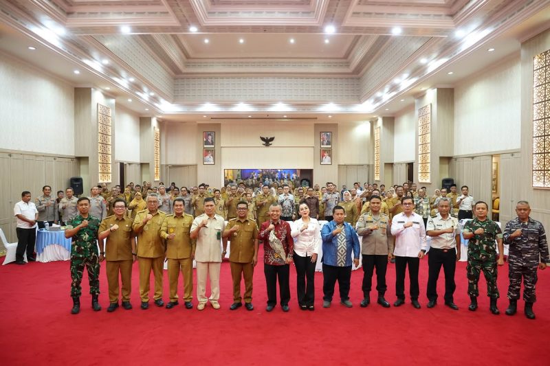Foto Bersama Usai Entry Meeting Penilaian Maladministrasi Pelayanan Publik Tahun 2026 (Peny. Ombudsman) di Pendopo Gubernur Banten, KP3B, Kota Serang. Dok : (Totalbanten.com)
