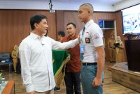 Wakil Gubernur Banten, Achmad Dimyati Natakusumah, Bersana Salah satu Anggota Paskibraka 2026, Dok (Totalbanten.com)
