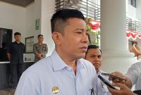 Kepala BP3MI Banten, Poco Indrio, memberikan keterangan kepada pers, (wkn/Totalbanten.com)