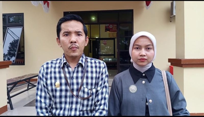 Tim kuasa hukum korban Arisan Bodong memberikan keterangan usai melakukan mediasi di kantor Polsek Cadasari Pandeglang, Dok (Guntur/Totalbanten.com)