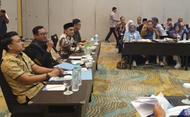 Komisi I DPRD Kabupaten Serang saat rapat dengan mitra OPD. (Dok)