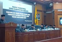 Azmy Maulidy Sampaikan Pandangan Fraksi Partai PDIP Perjuangan (Pung/totalbanten). 