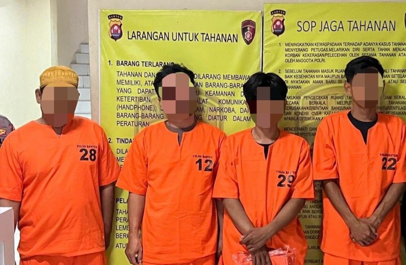 Empat tersangka kasus pembobolan warung diamankan Ditreskrimum Polda Banten. Dok. (TotalBanten.com)