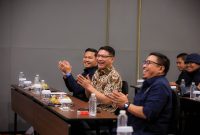 Sekda Banten Bersama Karang Taruna Banten dalam kegiatan Rakerda. Dok.(Totalbamten.com)