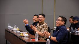 Sekda Banten Bersama Karang Taruna Banten dalam kegiatan Rakerda. Dok.(Totalbamten.com)