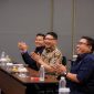 Sekda Banten Bersama Karang Taruna Banten dalam kegiatan Rakerda. Dok.(Totalbamten.com)