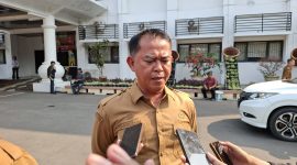 Sarudin Kepala Dinas Lingkungan Hidup Kabupaten Serang, Saat Dikonfirmasi Usai Rapat Audiensi PSEL di Kota Serang (Pung:totalbanten). 