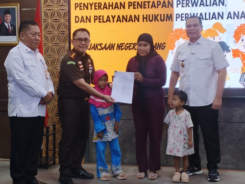 Kejaksaan Negeri Serang mencabut dan mengalihkan hak perwalian anak korban kejahatan kepada wali pengganti. (Dir/Totalbanten.com