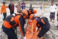 Basarnas Evakuasi Mayat di Pesisir Barat lampung, (Dok)