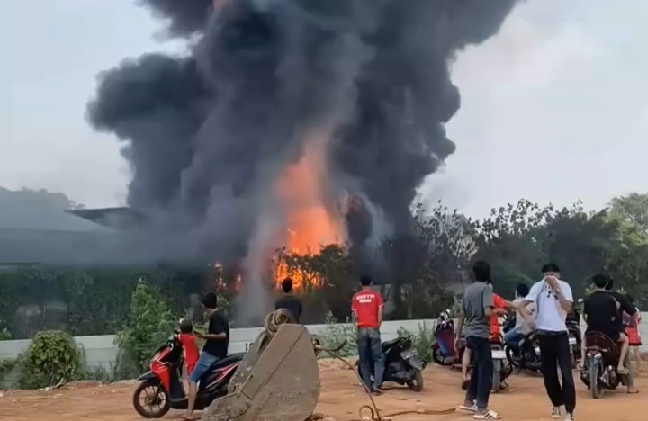 Kondisi Pabrik Plastik di Balaraja Tangerang. (Dok)