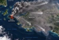 Ilustrasi: sebaran abu vulkanik Gunung Anak Krakatau yang diduga mulai mencapai sejumlah wilayah di Kabupaten Pandeglang, Banten. Warga melaporkan adanya butiran debu berwarna kehitaman serta mengeluhkan mata terasa perih, Dok (Ist/Totalbanten.com)