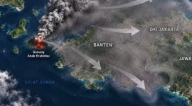 Ilustrasi: sebaran abu vulkanik Gunung Anak Krakatau yang diduga mulai mencapai sejumlah wilayah di Kabupaten Pandeglang, Banten. Warga melaporkan adanya butiran debu berwarna kehitaman serta mengeluhkan mata terasa perih, Dok (Ist/Totalbanten.com)
