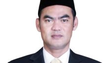 Wakil Ketua II DPRD Pandeglang, Dedi Rajadi memberikan Keterangan Kepada Pers, (Dok/Total Banten)