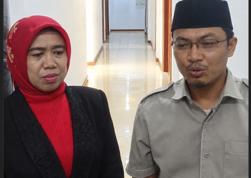 Fatmawati dan Azmi Maulidy, Anggota Fraksi PDIP DPRD Kabupaten Serang (Pung/totalbanten). 