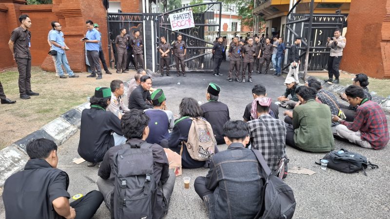 HMI MPO aksi unjuk rasa di DPRD Provinsi Banten. (Dok)