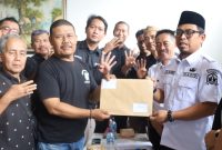 Komite penyelamat SMP 4, bersama Dindikbud kota Serang, (Dok/Total Banten)