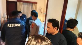Polisi melakukan olah TKP di Hotel Le Dian kota serang, usai kematian  seorang peria Berinisal A (46), Dok (Total Banten)