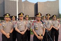 Kapolda Banten Irjen Pol Hendra Kurniawan bersama jajaran pejabat utama Polda Banten dan jajaran kapolres usai upacara serah terima jabatan di Lapangan Apel Mapolda Banten (Dok)