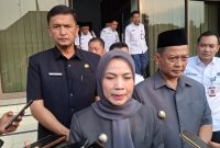 Bupati Serang, Ratu Rachmatuzzakiyah, Saat di Konfirmasi Samping Aula Gedung DPRD Kabupaten Serang (Pung/totalbanten). 