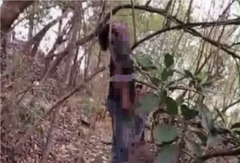  Jenazah Seorang Pria yang tergantung di Pohon petai cina diketahui bernama Arta  (29), warga Kecamatan Cikande. Kabupaten Serang. Dok (Total Banten)